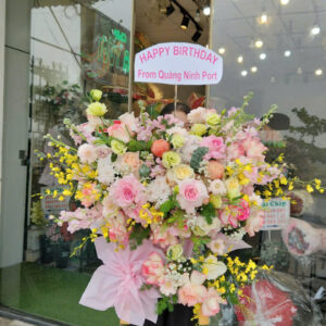 Lẵng hoa tông màu pastel